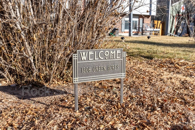 Building Photo - 1308 Green Acres Ct