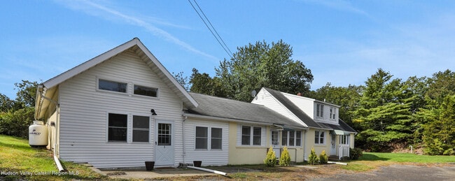 Primary Photo - 1563-1567-1567 NY-28