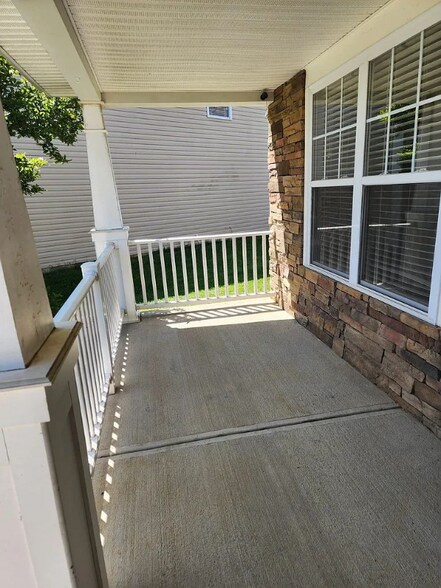 Building Photo - 1325 Harrington Ct