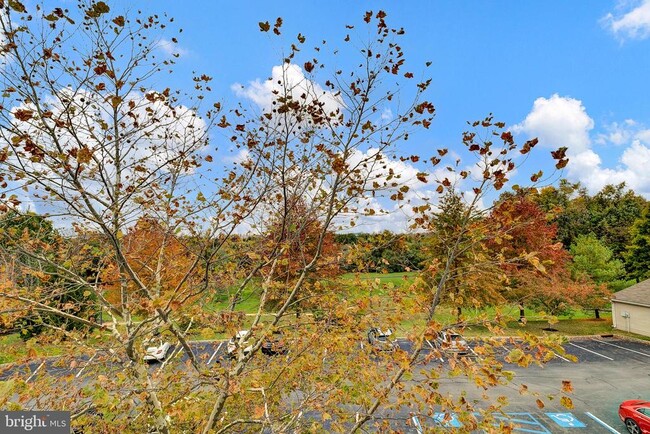 Building Photo - 60 Kyle Way