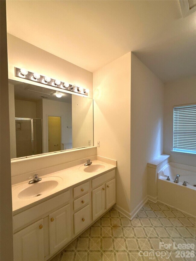 Building Photo - 2618 Hartley Hills Dr