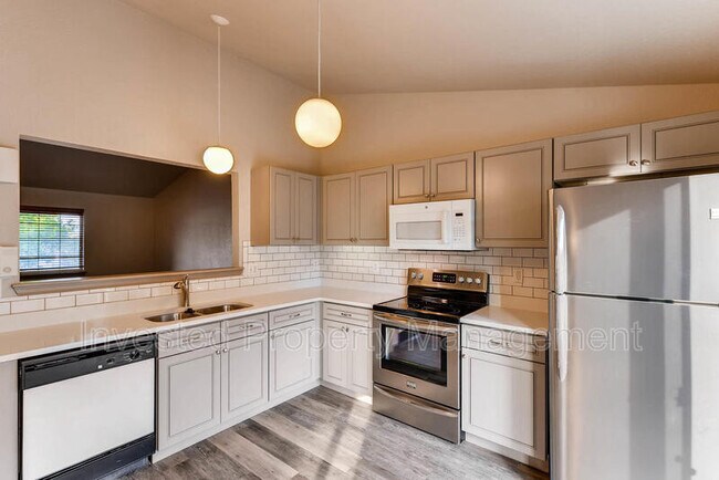 Building Photo - 12853 Capital Crk St