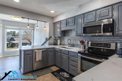 Building Photo - 106 Elmwood Cir