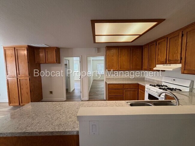 Building Photo - 509 Westview Ave