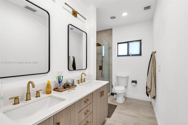 Building Photo - 6376 SW 15th St