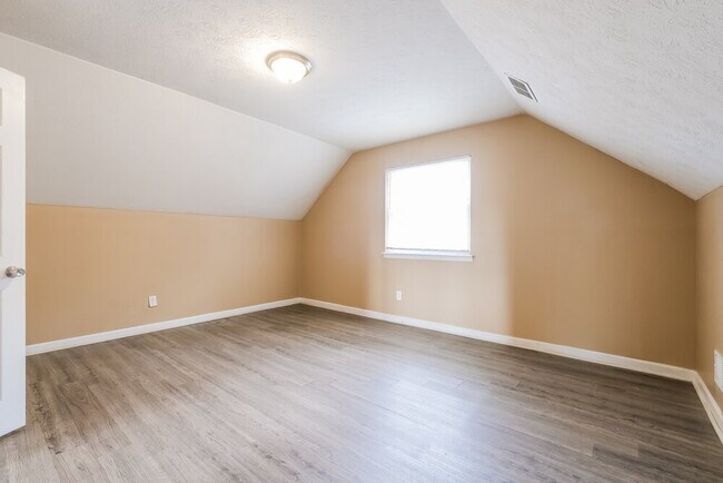 Building Photo - 11010 Highridge Ct