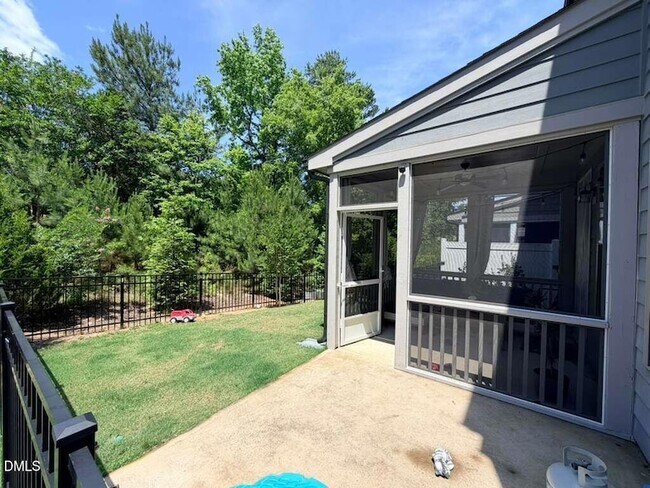 Building Photo - 2222 Bohan Ct