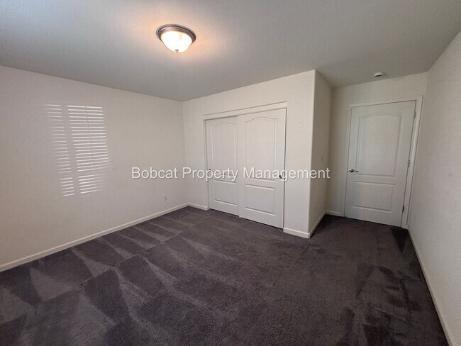 Building Photo - Large Home in Dayton with Mother In Law Quarters