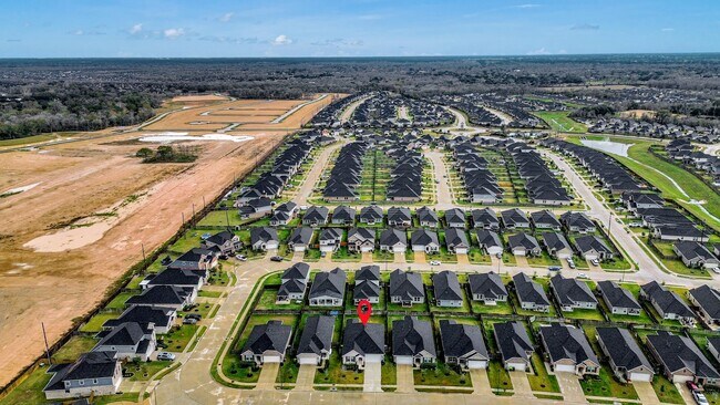 Building Photo - 31215 Whitfield Ct