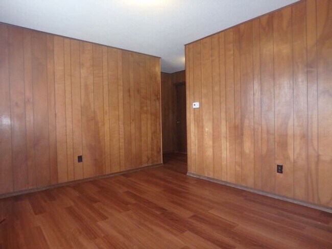 Building Photo - 3417 Bonny Linn Dr