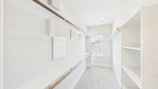 Building Photo - 2724 Rutland St