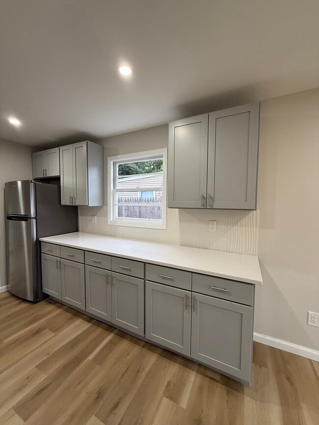 Building Photo - 150 Riggins Blvd