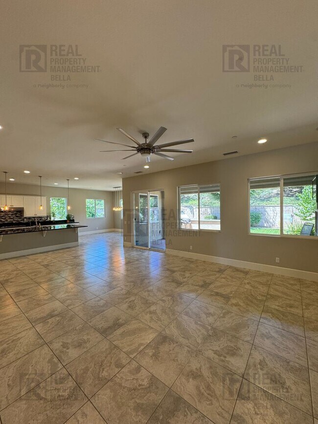 Building Photo - Beautiful Winchester Home with Open Floor Plan, Office & Solar