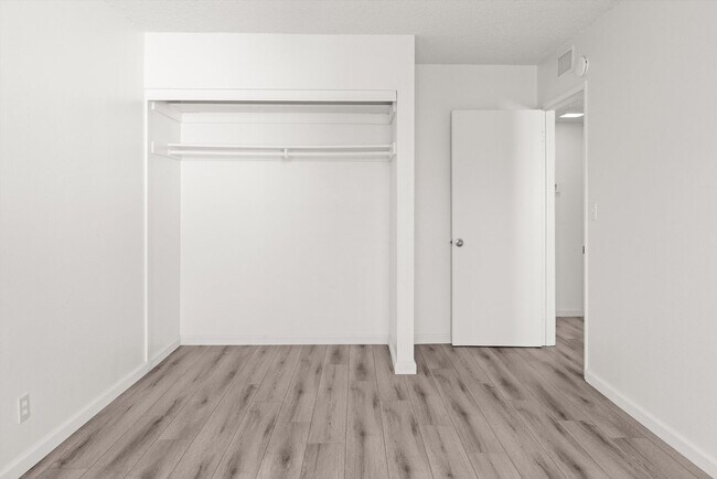 Building Photo - 6685 Sabado Tarde Rd