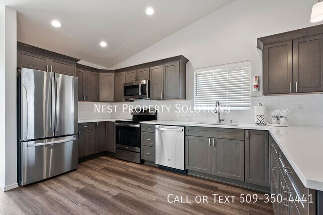 Building Photo - 422 N Washington St