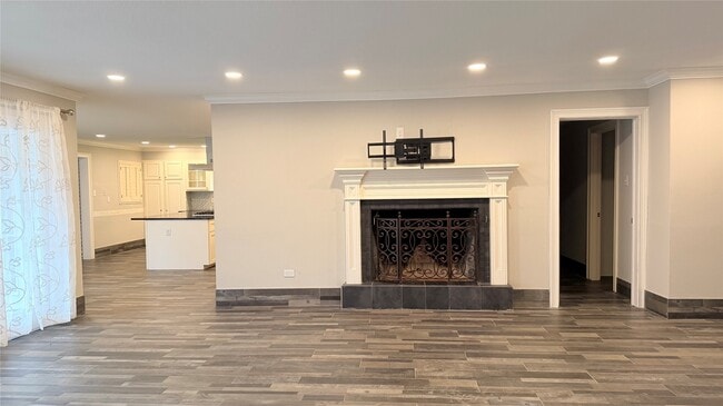 Building Photo - 3310 N Braeswood Blvd