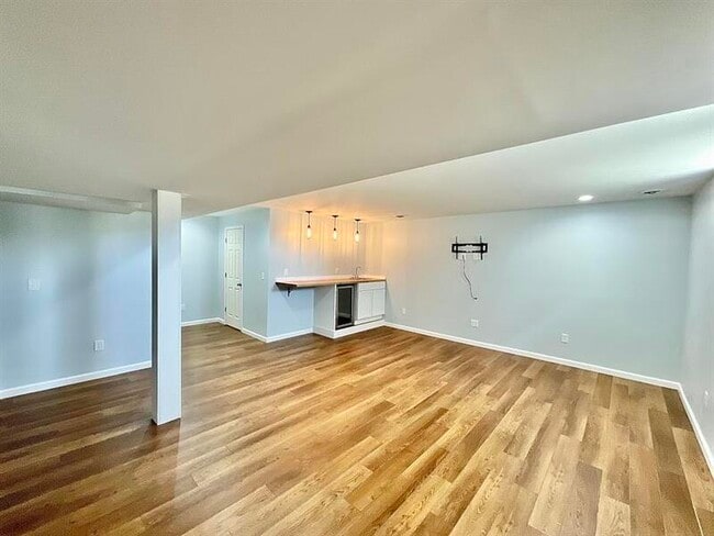 Building Photo - 830 Harbor Woods Dr