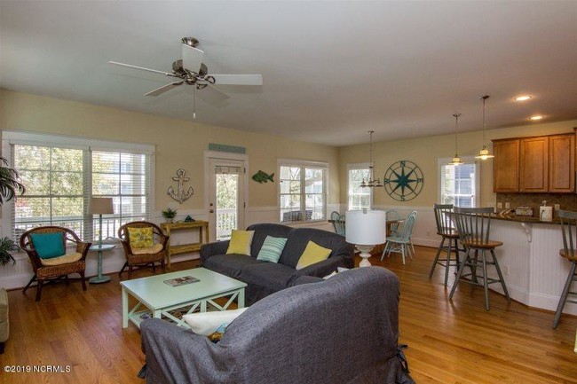 Building Photo - 221 Seawatch Way