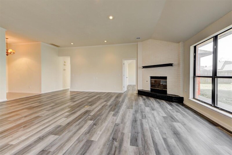 Building Photo - 8125 Jason Dr
