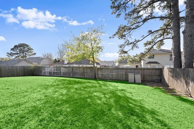 Building Photo - 9871 Twin Shores Dr