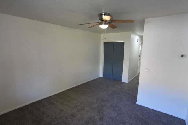 Building Photo - (594) 2905 N. Third Street Unit #3