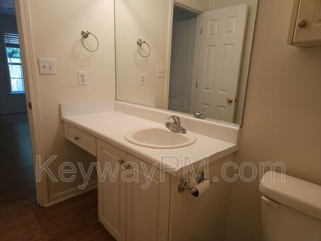 Building Photo - 123 Portofino Ln SW