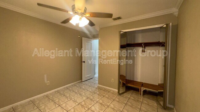 Building Photo - 2410 Sable Dr