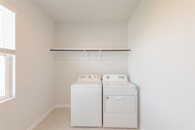 Building Photo - 301 Elm Br Trl