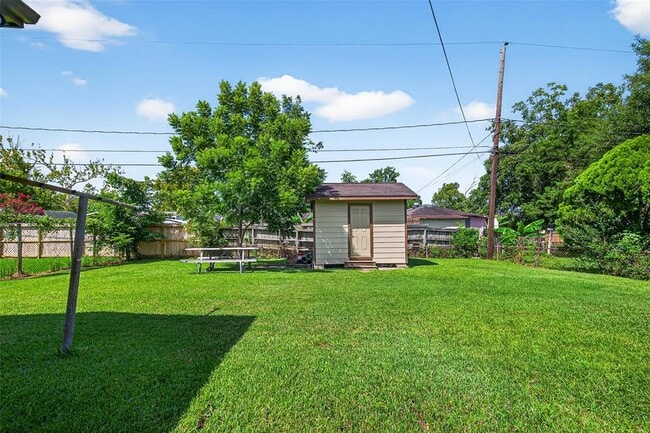 Building Photo - 5012 Ratama St
