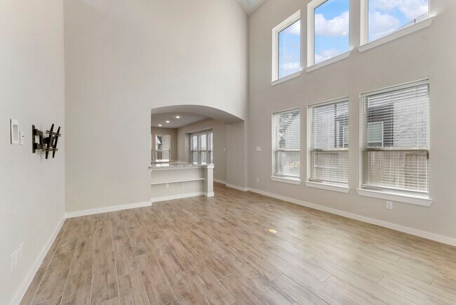 Building Photo - 254 Aster View Ct