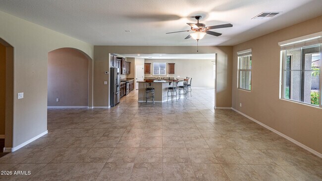 Building Photo - 18445 W Saguaro Ln
