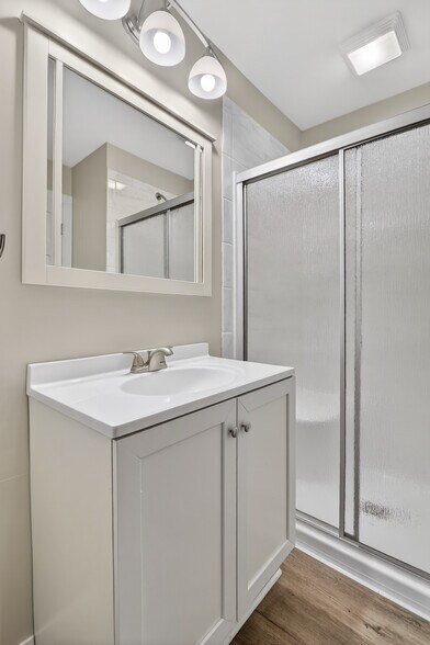 Building Photo - 428 W Delavan Dr