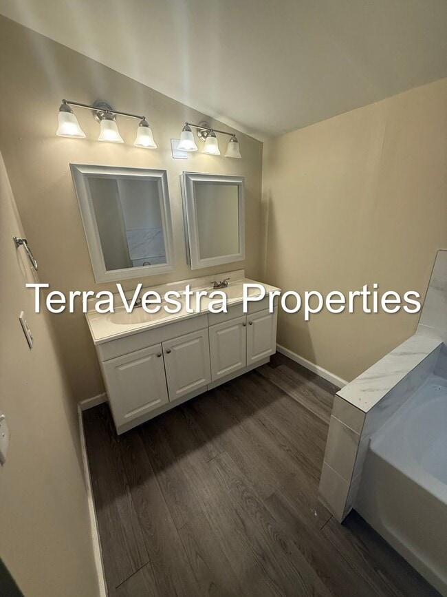 Building Photo - Single Family in Williamstown. Eligible fo...
