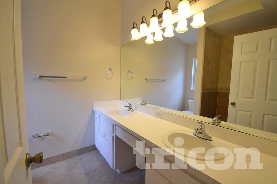 Building Photo - 1817 Landside Dr