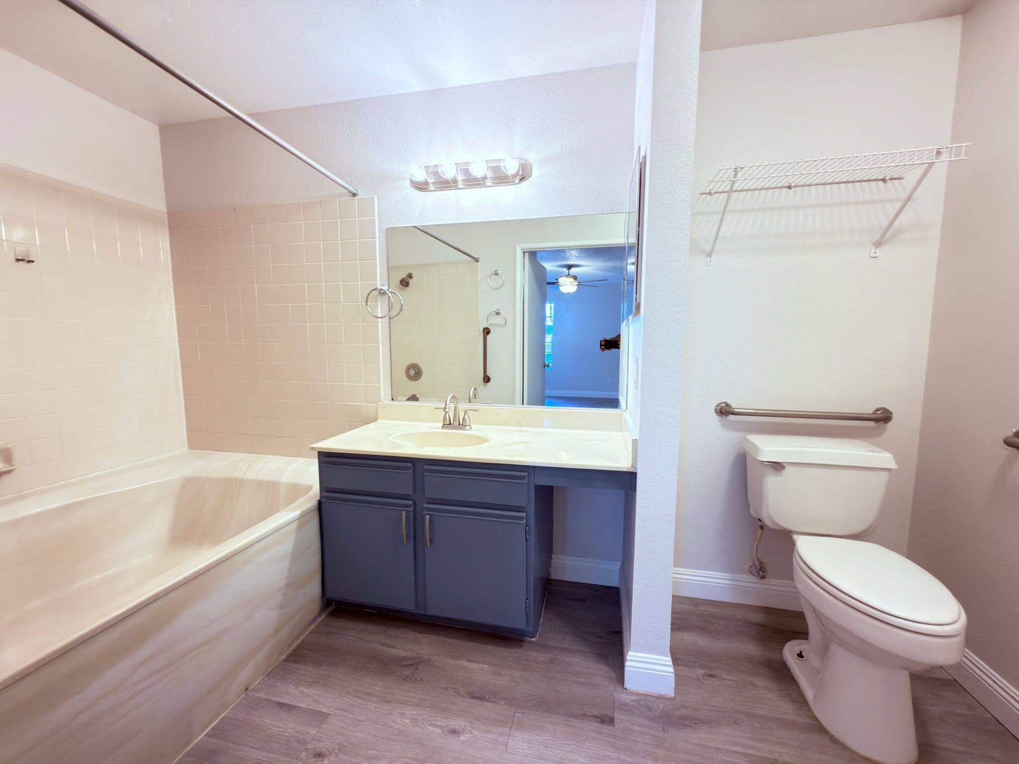 Building Photo - 2200 S Fort Apache