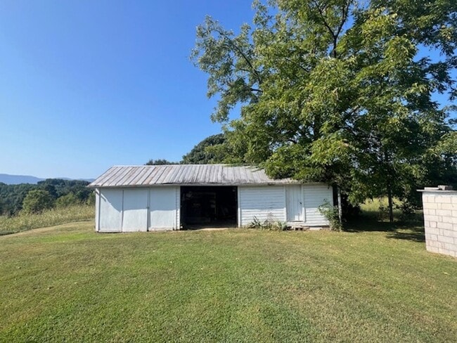 Building Photo - 818 Ridge Rd