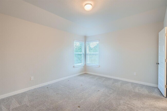 Building Photo - 105 Appleberry Ln