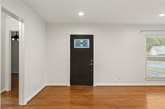 Building Photo - 8732 Glencrest Ln