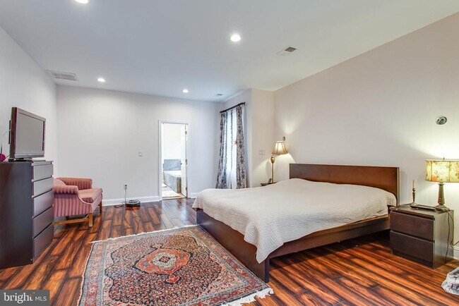 Building Photo - 43840 Bardmore Way