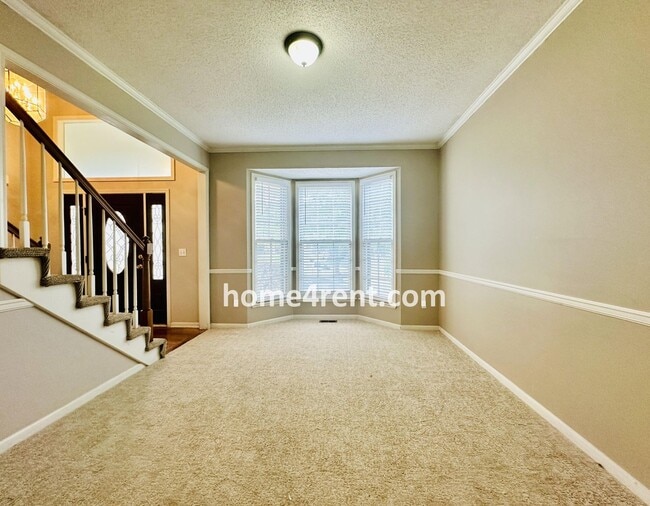 Building Photo - Beautifully Renovated Home in Olathe with a Finished Basement!