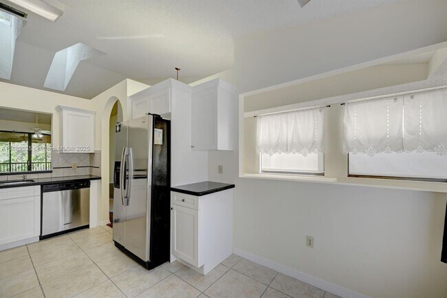 Building Photo - 148 NW 98th Terrace