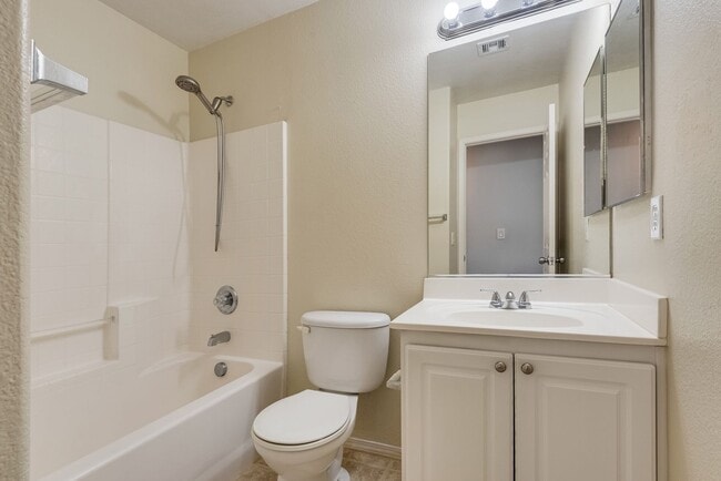 Building Photo - Beautifully Maintained Two-Story Home with...