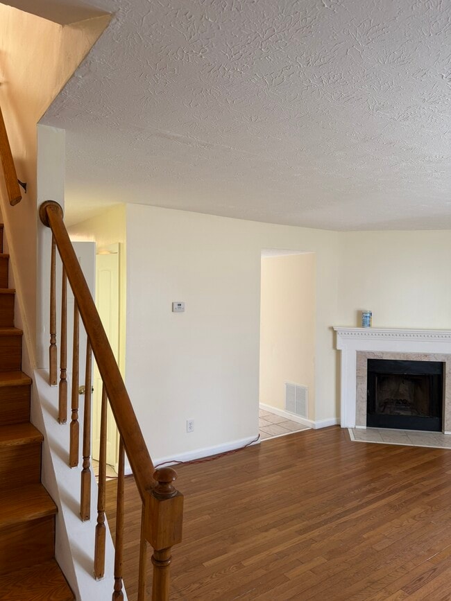 Building Photo - 557 Whitehall Ln