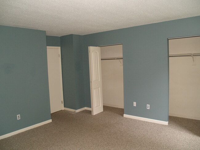 Building Photo - 8907 Hunter Ridge Dr