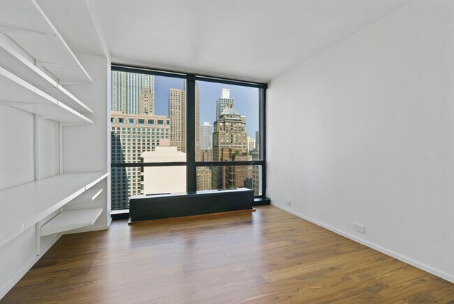 Building Photo - 910 N Lake Shore Dr