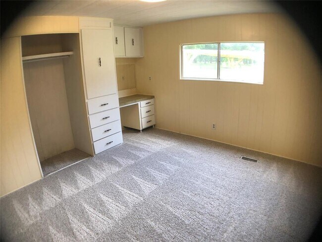 Building Photo - 9861 Rebecca Ln