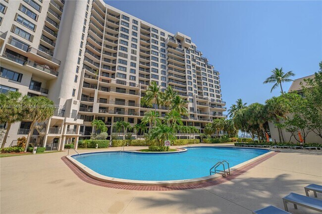 Building Photo - 540 Brickell Key Dr
