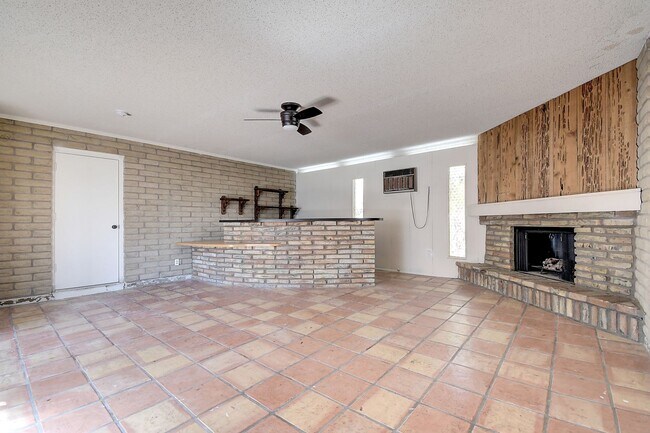 Building Photo - Spacious 4BR Tempe Home with Private Pool Near ASU