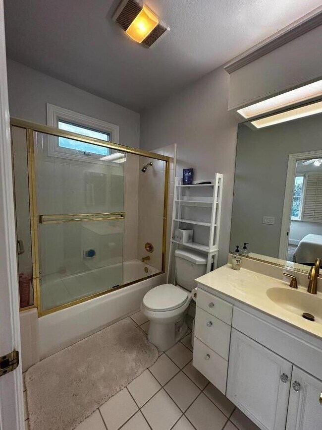 Building Photo - 4824 Longcove Dr