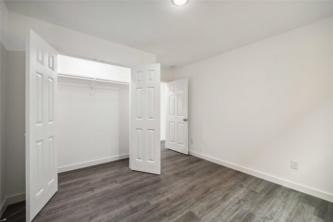 Building Photo - 2312 Wavell St